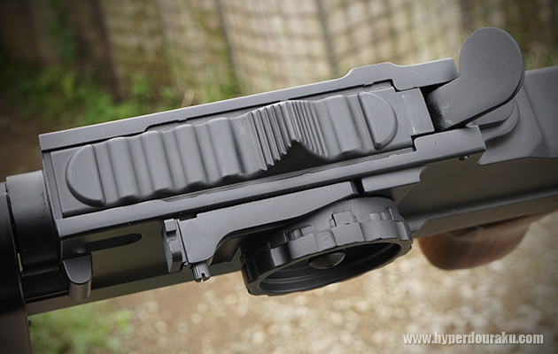 マガジンハウジング