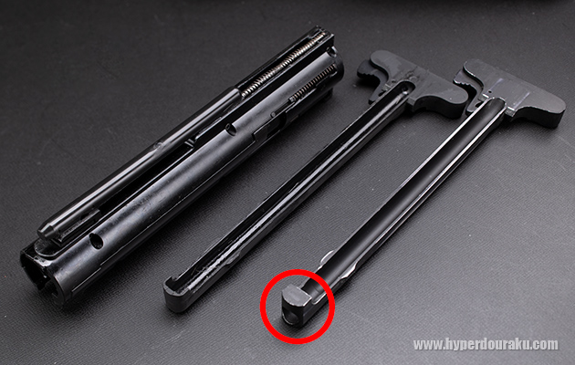 チャージングハンドル