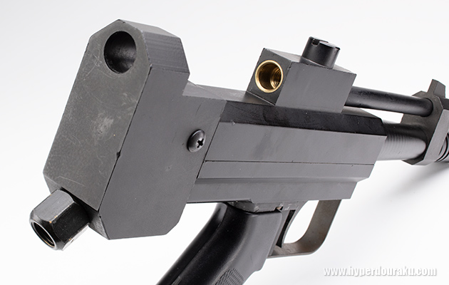 ガス缶を取り付けるためのネジ